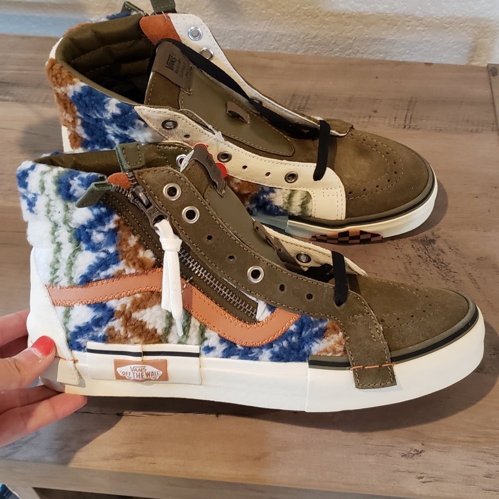 Vans Sk8-Hi Reissue Cap Sherpa Sneakers